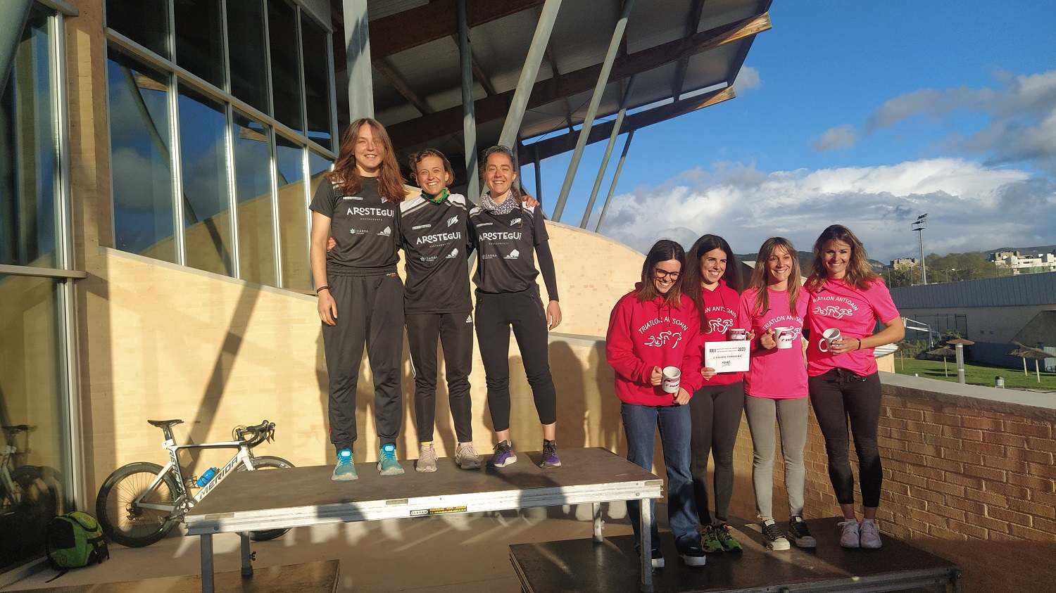 El club debutante Hiru-Herri hace doblete en el Campeonato Navarro de Duatlón por clubes 2023